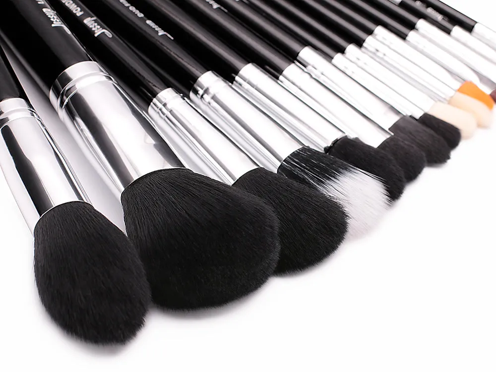 Essential 15 Pcs Makeup Brush Kit T092