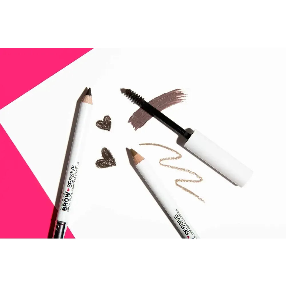 wet n wild Brow-Sessive Brow Pencil 9g- Medium Brown, Dual-Ended Eyebrow Pencil with Spoolie Brush for Thin and Thick Eyebrows, Natural Look Formula, Buildable Color Definition